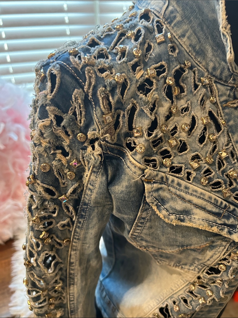 Gorgeous denim jacket - Picture 2 of 5